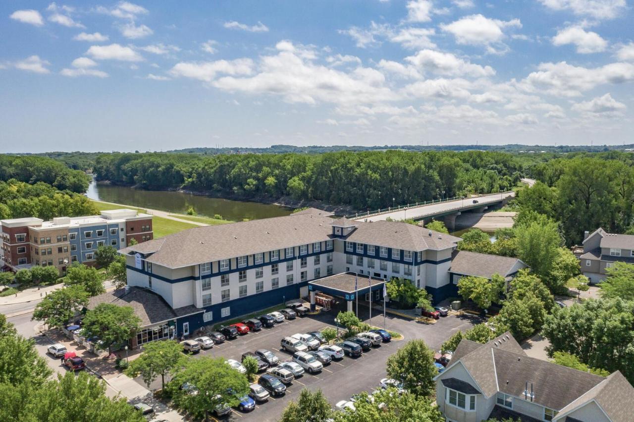 Townsquare Place Chaska Exterior foto